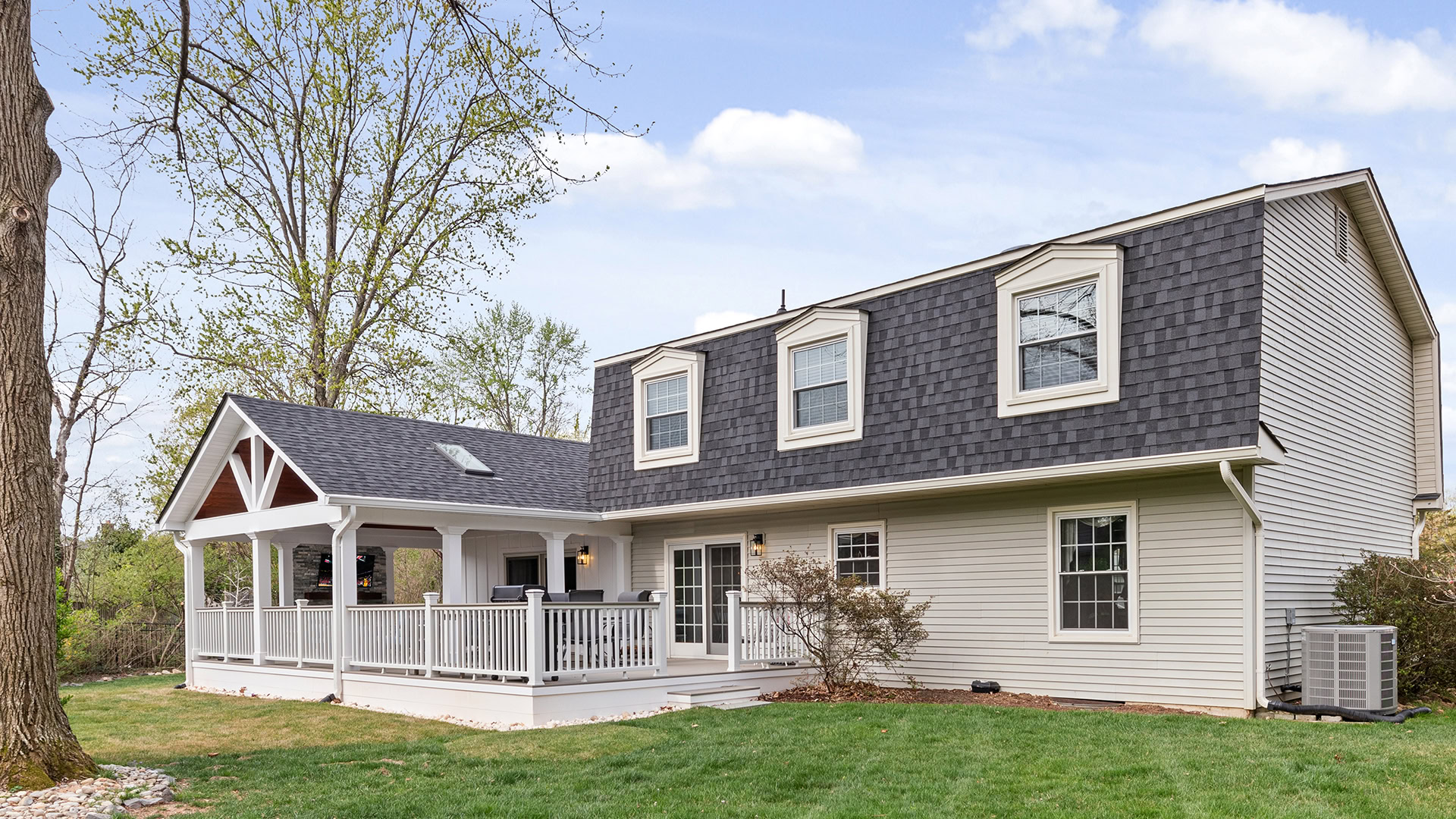 Outdoor-Living-2401-Featured